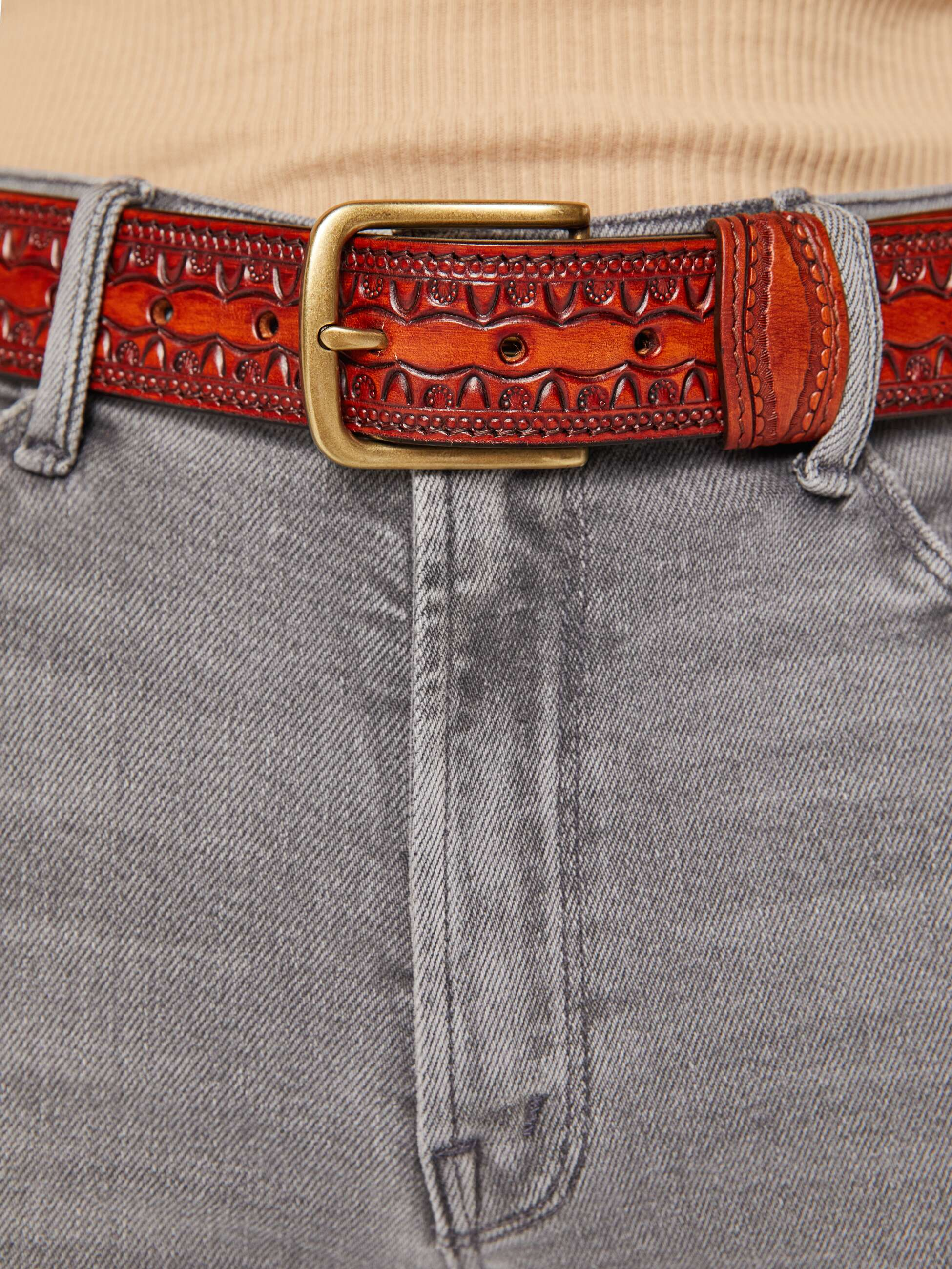 ACCESSORIES The Eye Opener Belt in Brown Mother