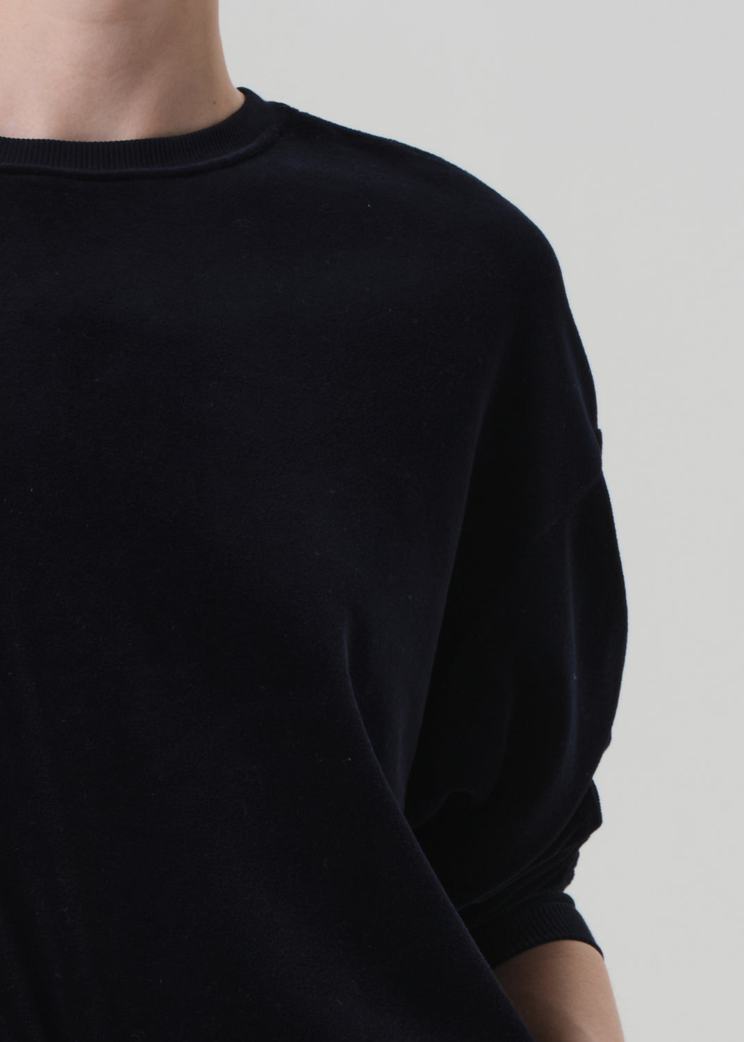 SWEATERS Vintage Velour Crewneck in Dark Navy Citizens of Humanity