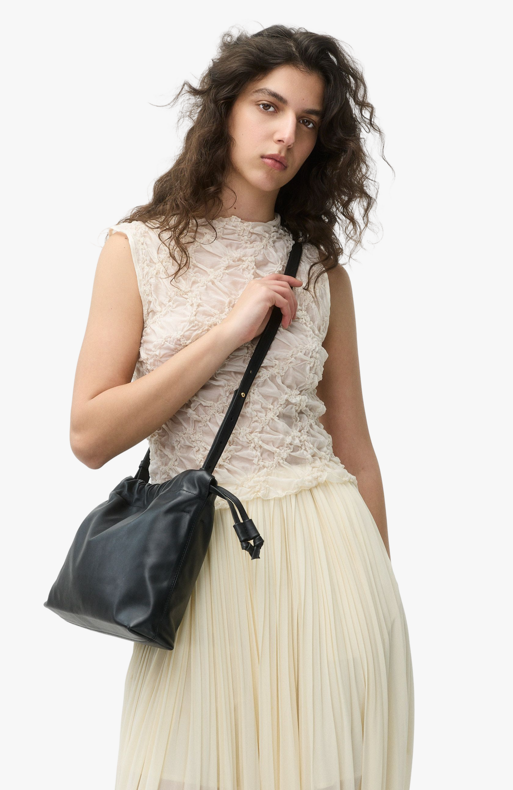 HANDBAGS Medium Asisi Tote in Black Lemiz