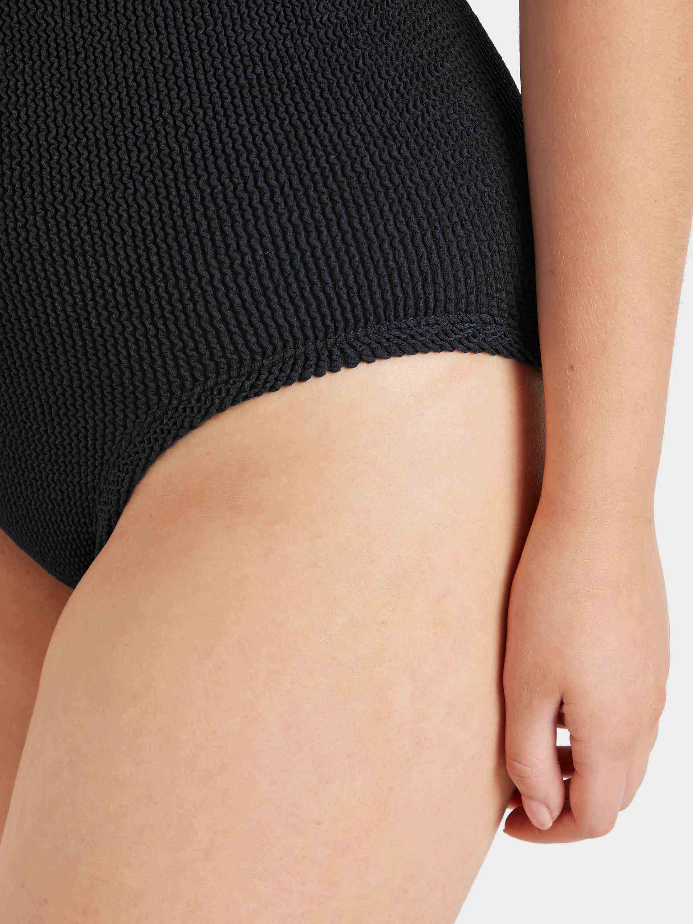 LINGERIE/PJ/SWIM Coverage Square Neck Swimsuit in Black Hunza G