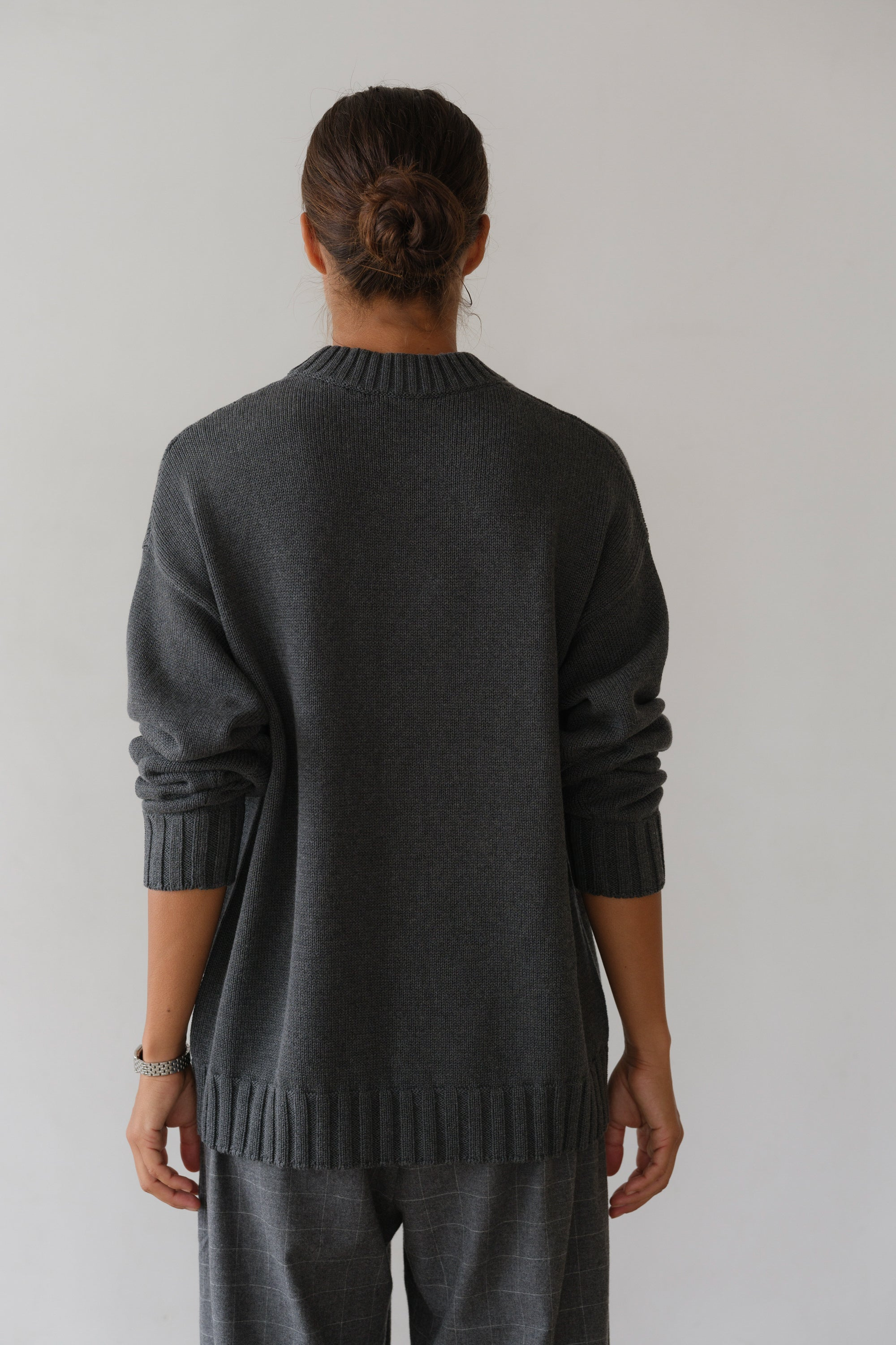 SWEATERS Cotton Cashmere Crewneck Sweater in Charcoal Grey Donni