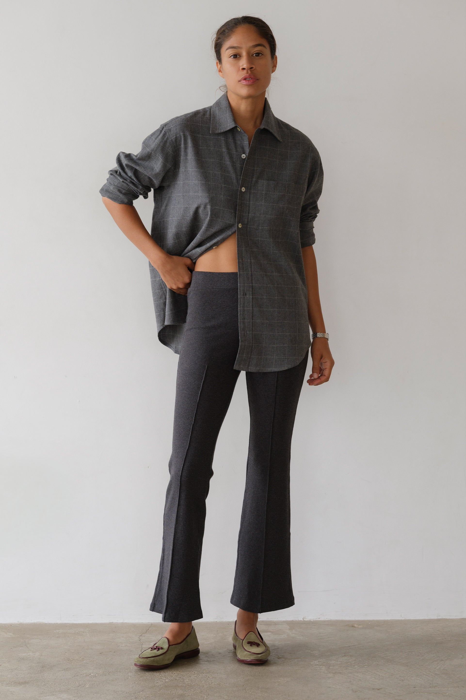 PANTS/SHORTS Rib Kick Flare Pant in Charcoal Grey Donni