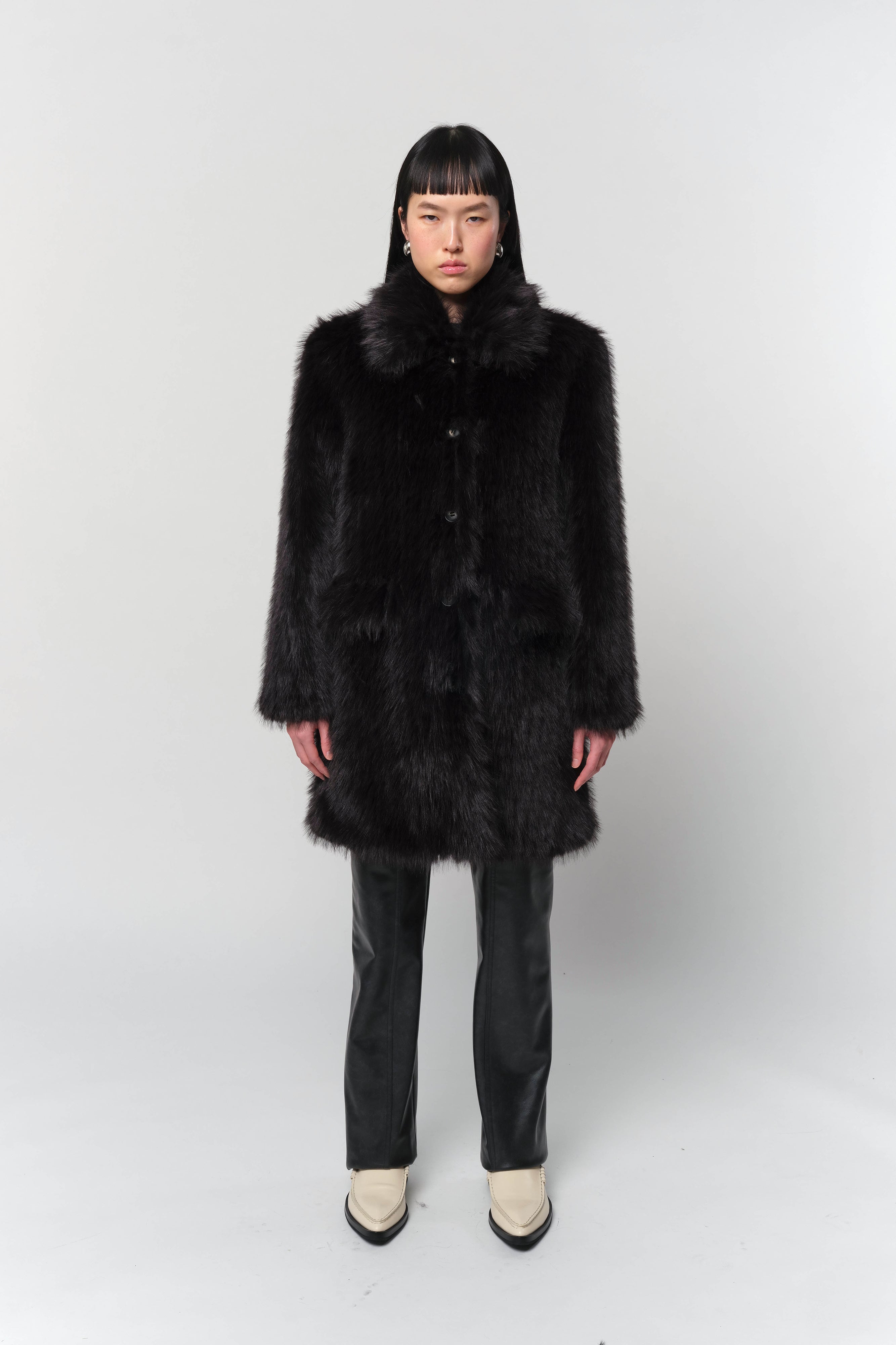Pamela Mid-Length Coat in Noir – Serafina