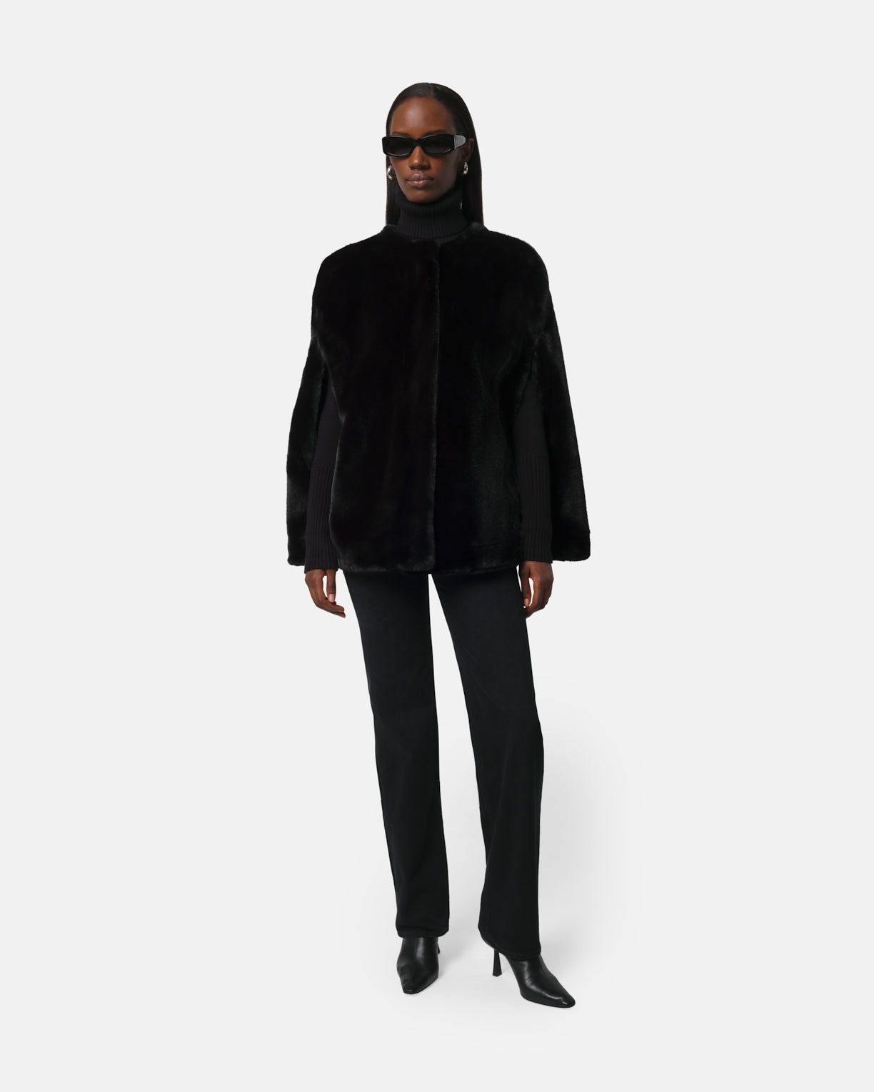 COATS/JACKET Sloane Cape in Noir Apparis