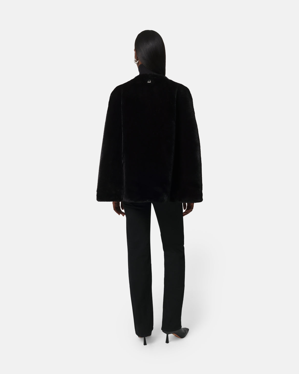 COATS/JACKET Sloane Cape in Noir Apparis