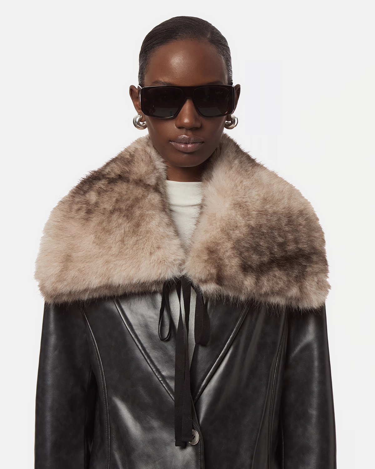 ACCESSORIES Eliza Collar in Grey Mink Apparis