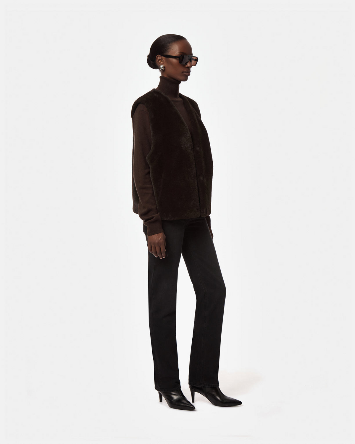 COATS/JACKET Lyle Vest in Espresso Apparis