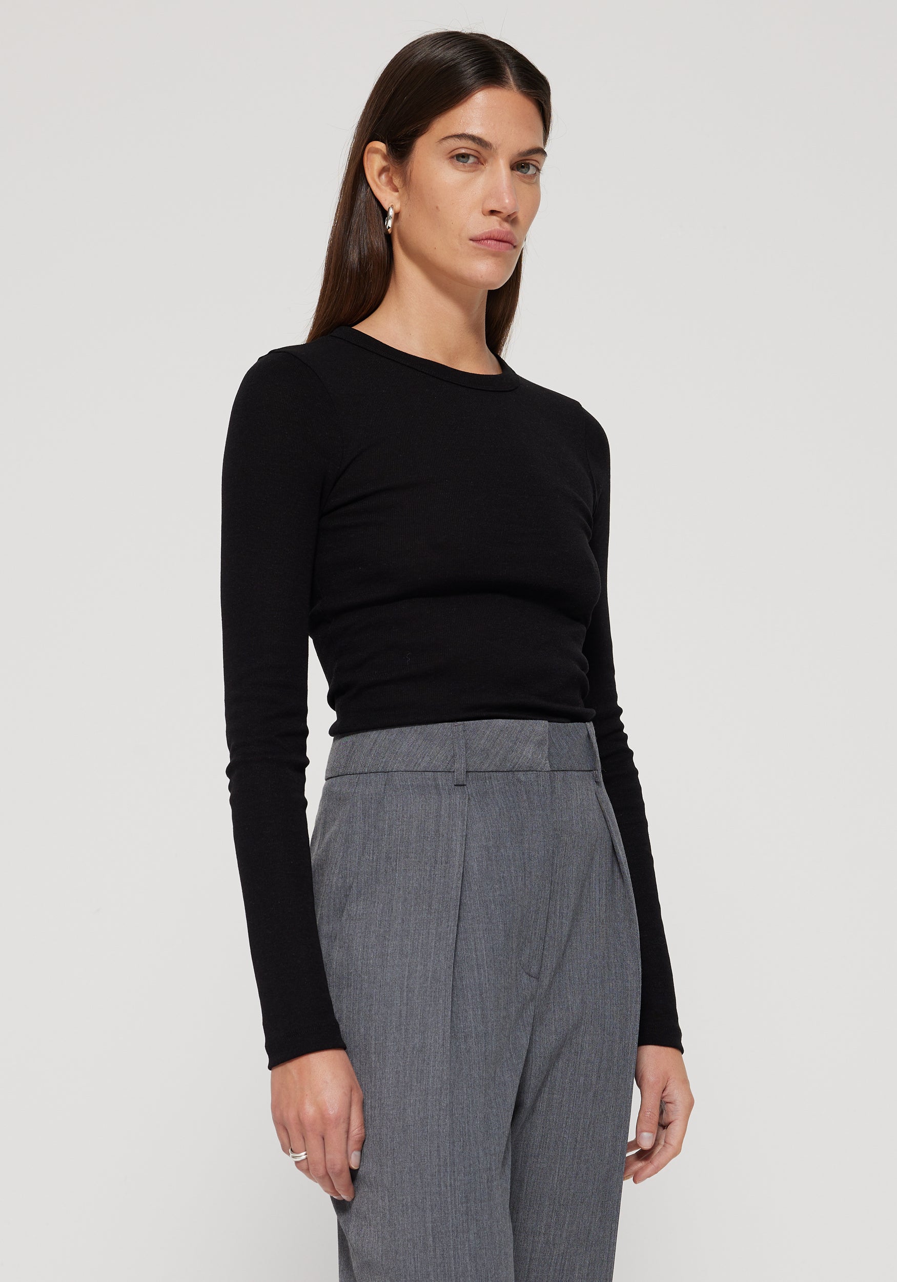 Carrot Fit Single Pleat Trouser in Grey Melange – Serafina Carrot Fit Single Pleat Trouser in Grey Melange – Serafina