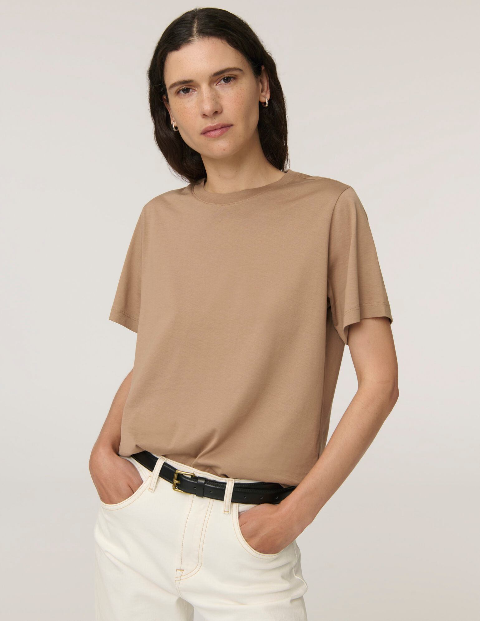 BLOUSES/SHIRTS/TOPS Classic Jersey T-Shirt in Cashew Handvaerk
