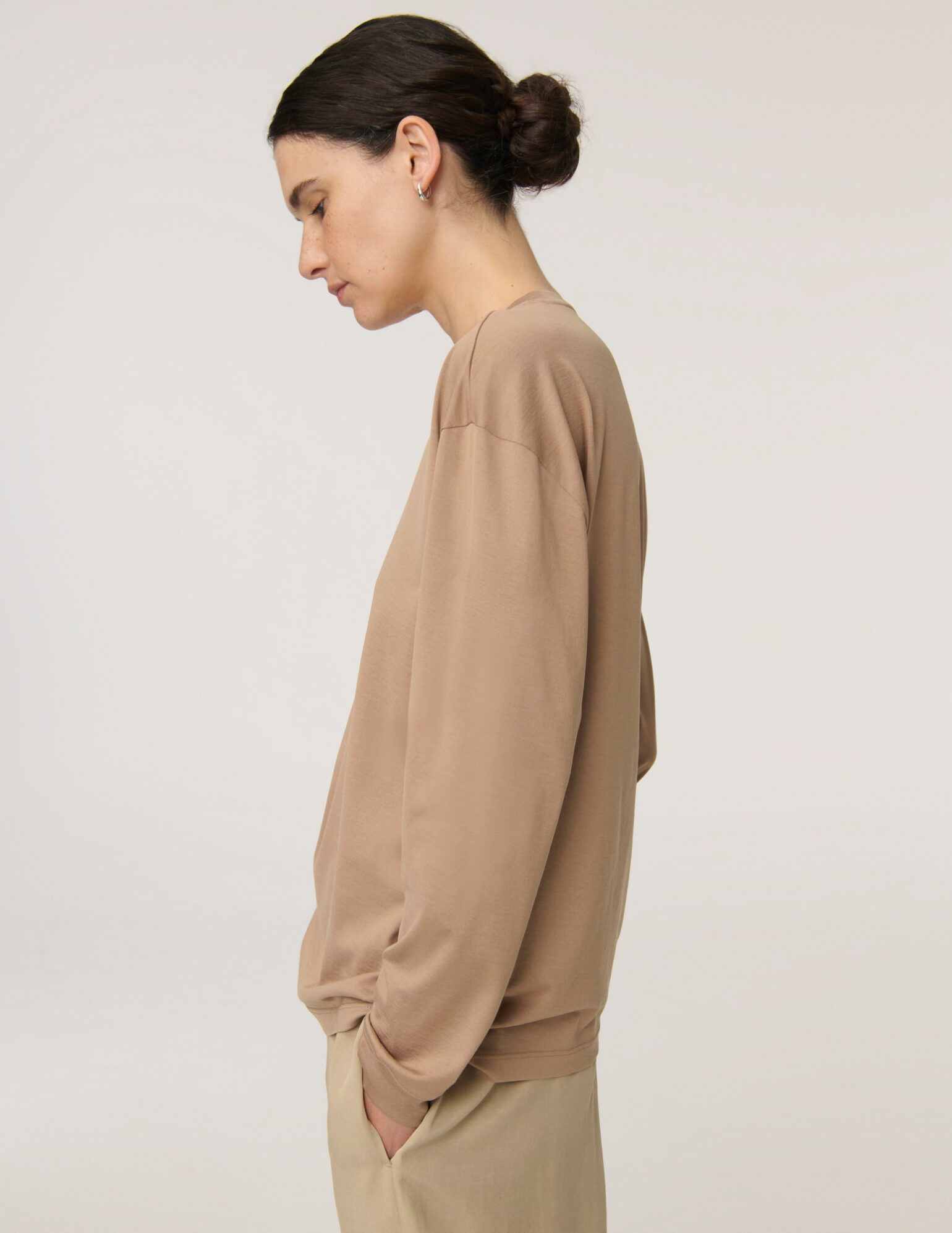 TEES/TANKS Long Sleeve Jersey Tee in Cashew Handvaerk