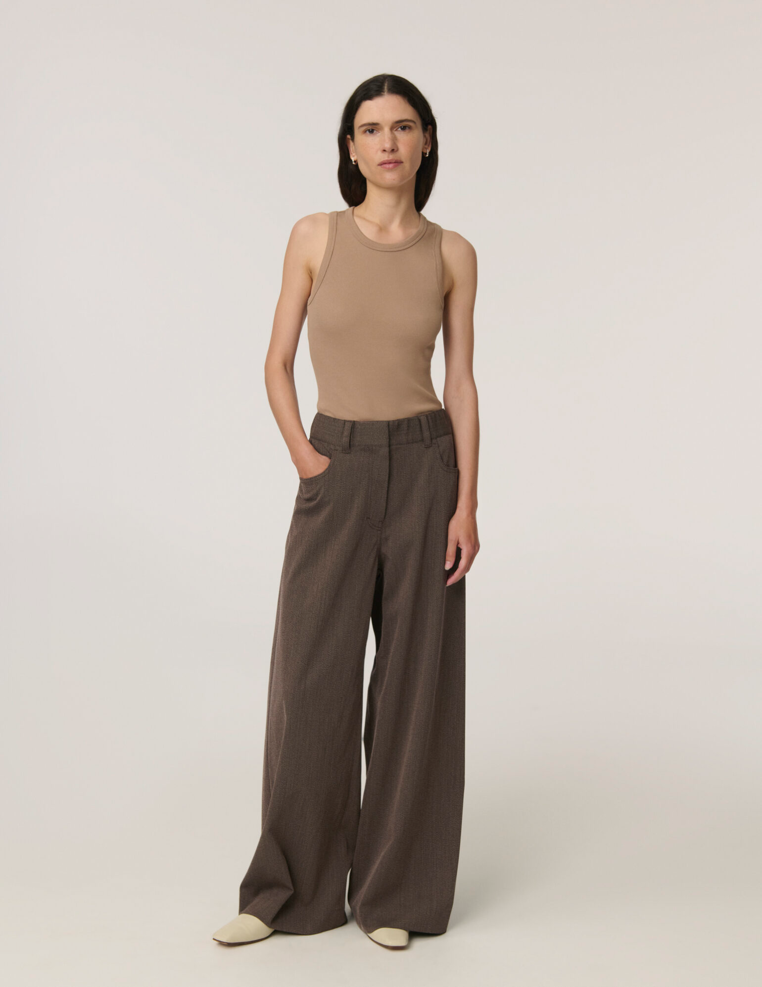 TEES/TANKS Ribbed Tank in Cashew Handvaerk