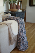 HOME DECOR Sherpa Cottage Blanket in Anthracite Floral House No. 23