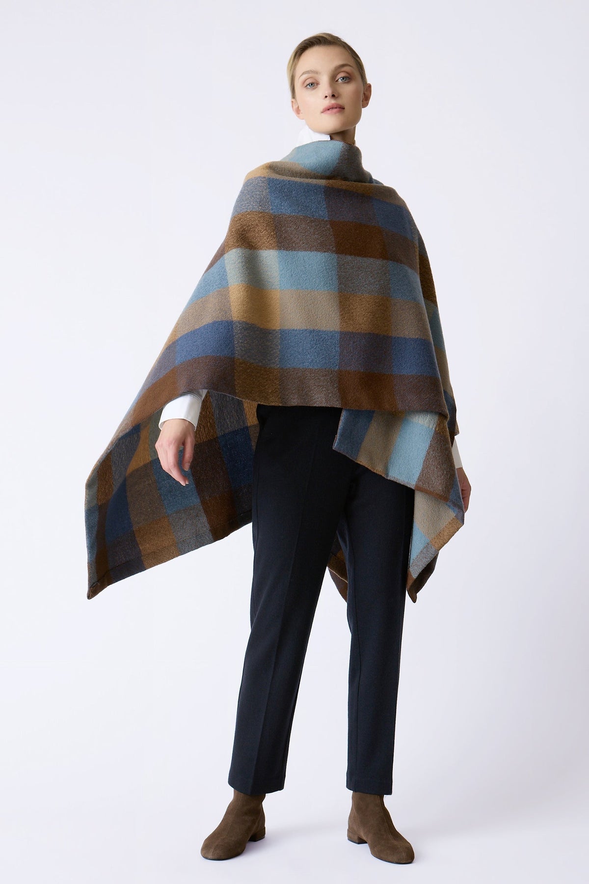 COATS/JACKET Montana Poncho in Autumn Check Kal Rieman