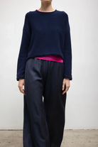 SWEATERS Mae Crewneck in Midnight Leset