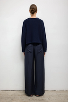 SWEATERS Mae Crewneck in Midnight Leset