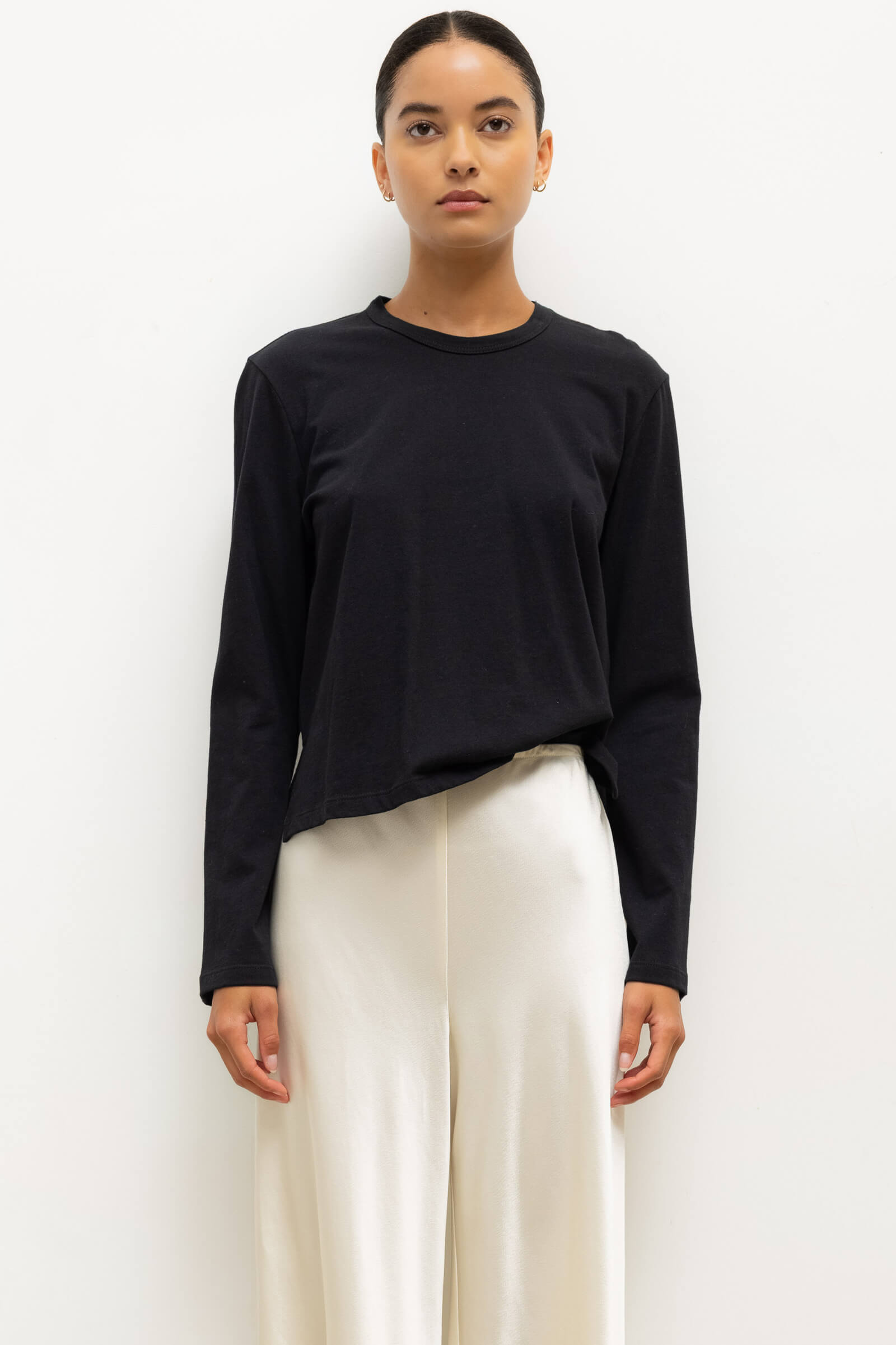 TEES/TANKS Margo Long Sleeve Tee in Black Leset
