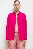 BLOUSES/SHIRTS/TOPS Yoko Classic Button Down in Amaranth Leset
