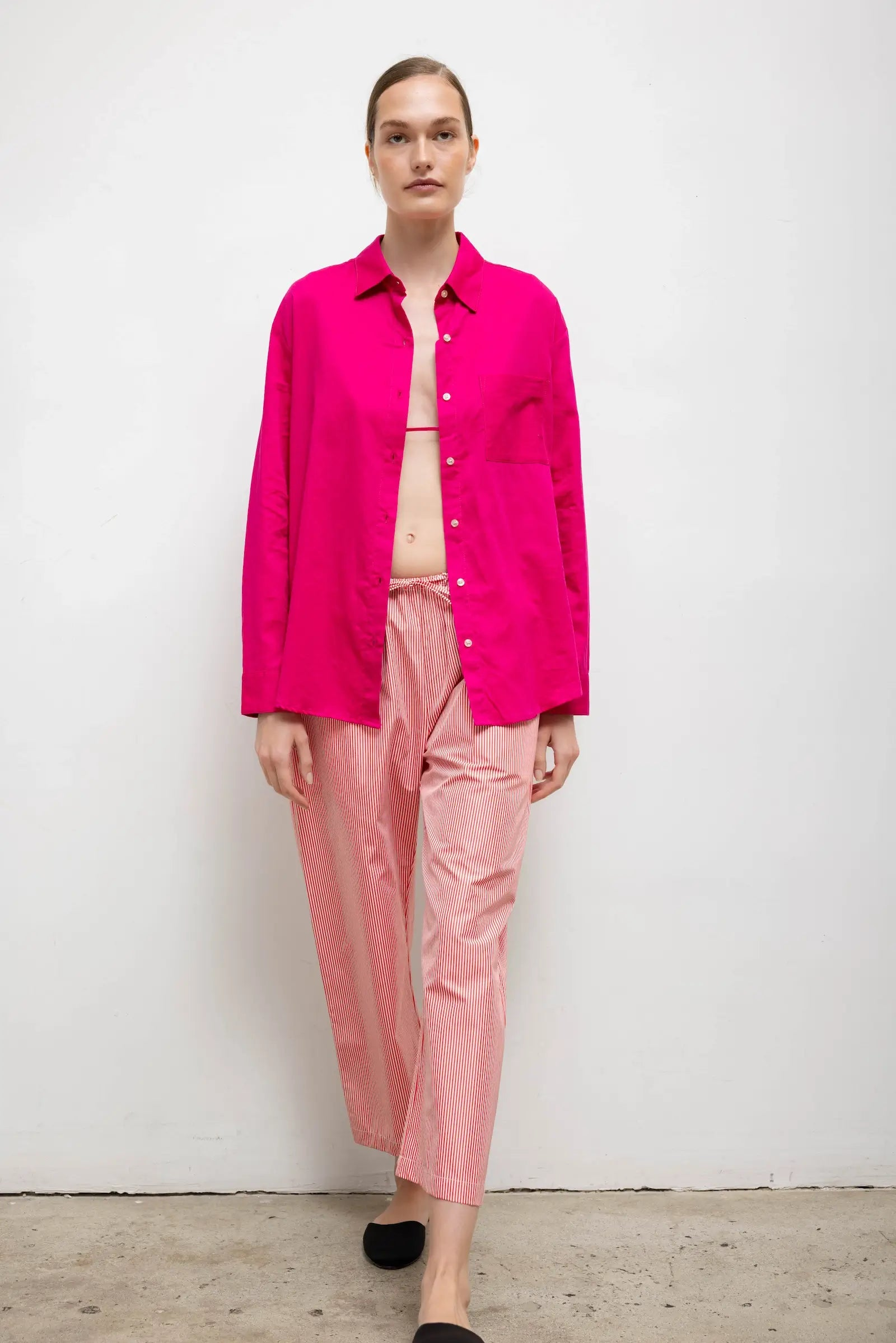 BLOUSES/SHIRTS/TOPS Yoko Classic Button Down in Amaranth Leset