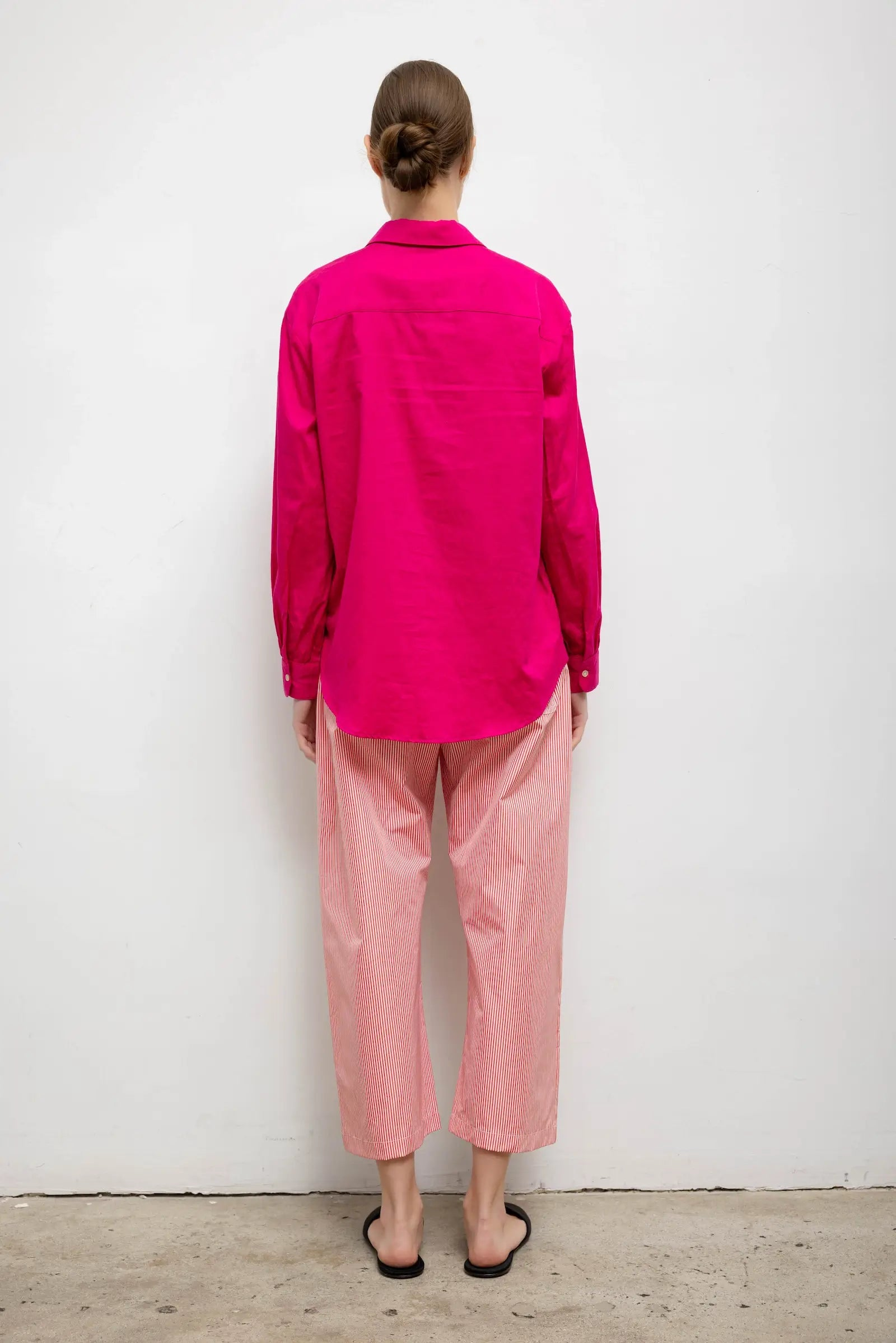 BLOUSES/SHIRTS/TOPS Yoko Classic Button Down in Amaranth Leset