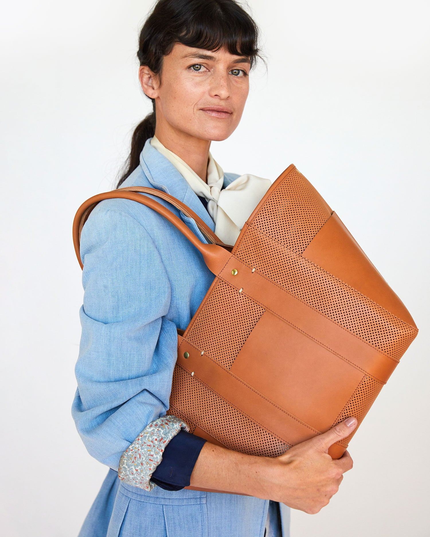 Le Box Tote Sportif – Clare V.