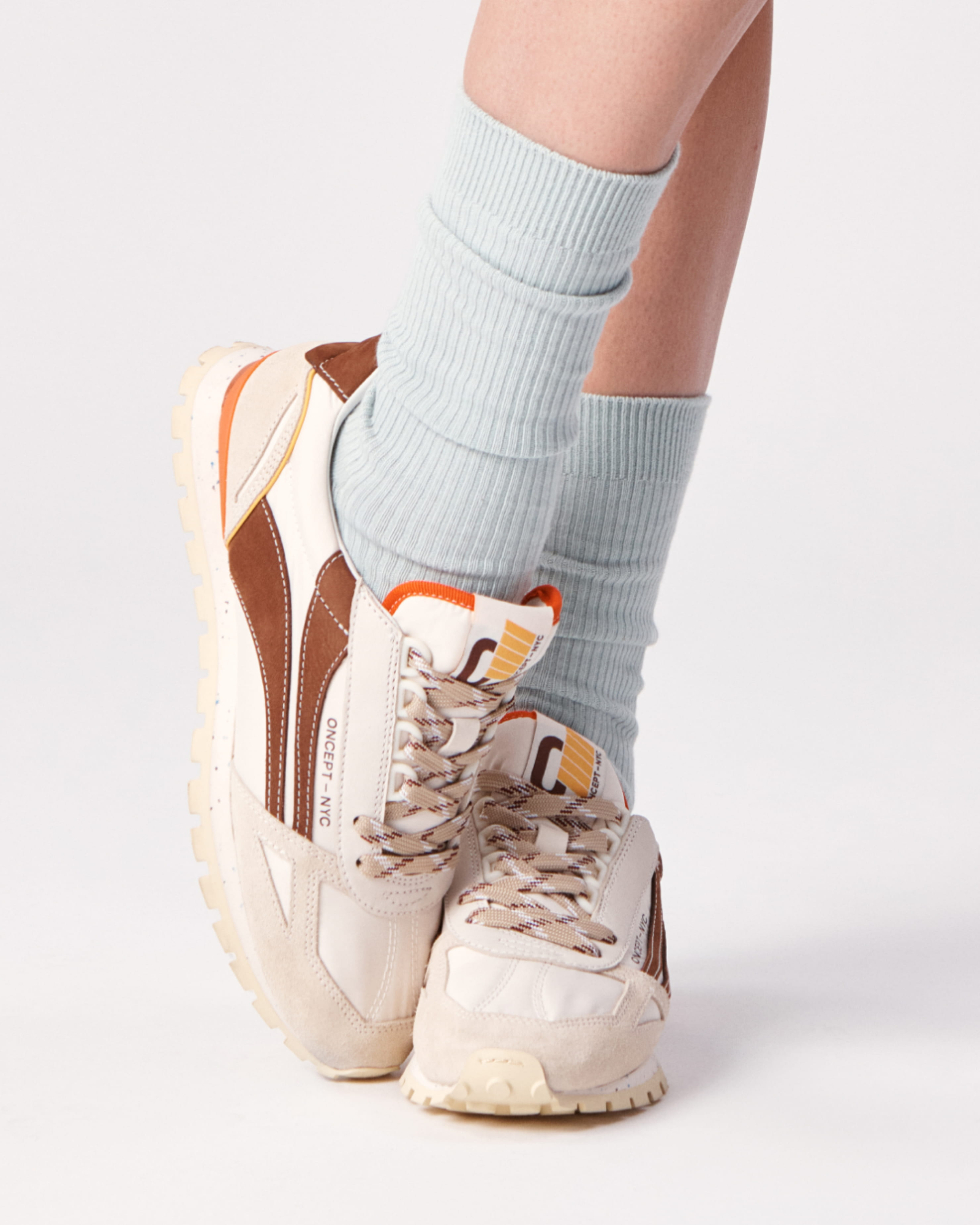 SHOES Toronto Sneaker in Stucco Oncept