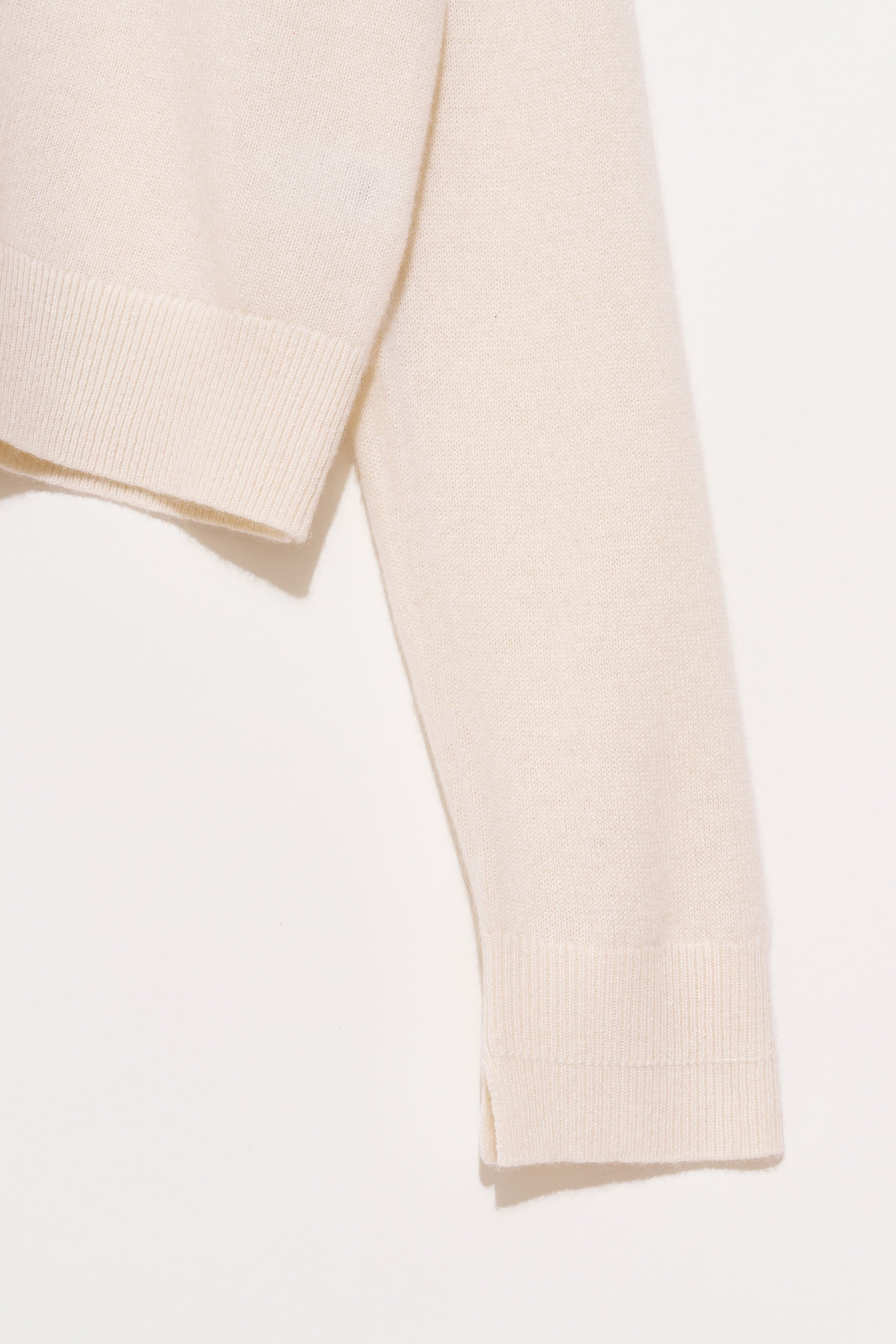 SWEATERS Cashmere V-Neck Pullover in Chalk Organic by John Patrick