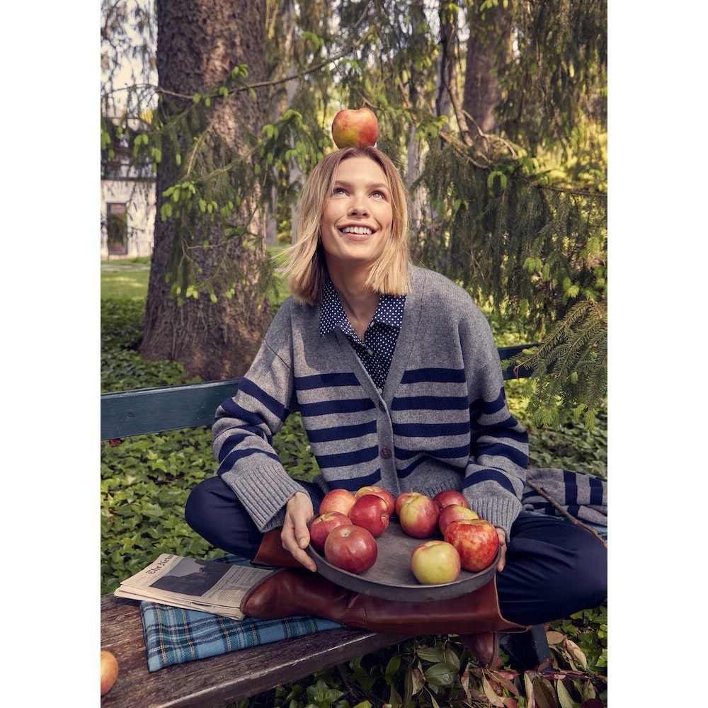 Sweaters Kule Raffa Cardigan in Grey and Navy Kule