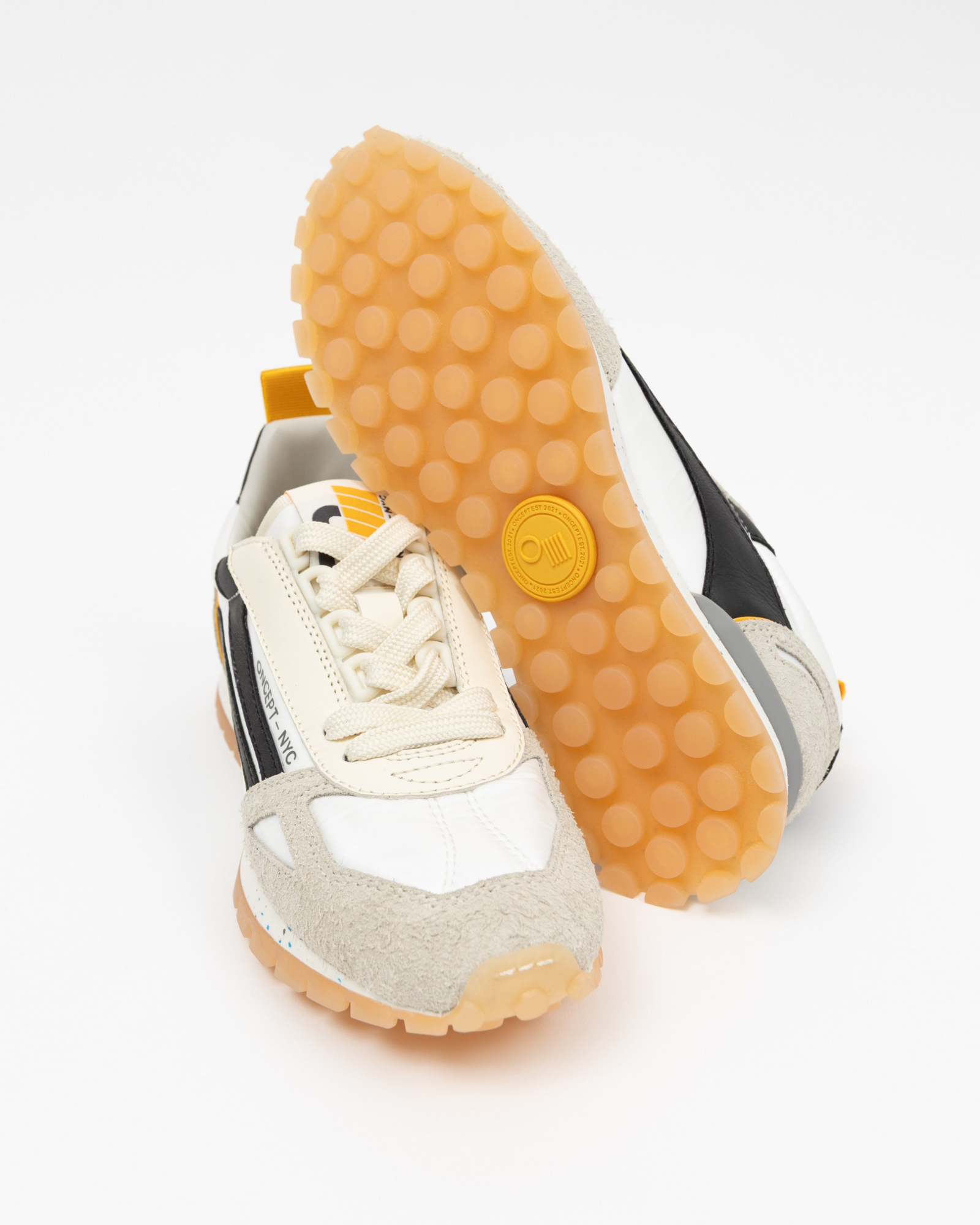 SHOES Toronto Sneaker in White & Black Oncept
