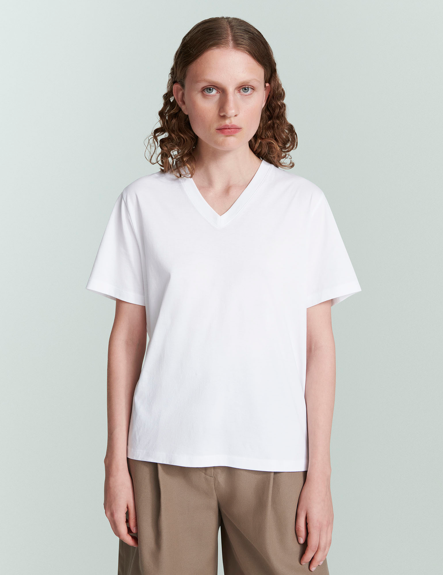 TEES/TANKS V-Neck Jersey T-Shirt in White Handvaerk