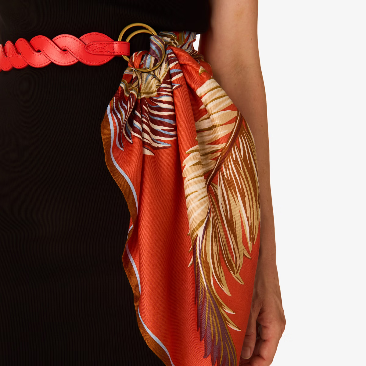 ACCESSORIES Leather Belt Handle in Red Inoui Editions