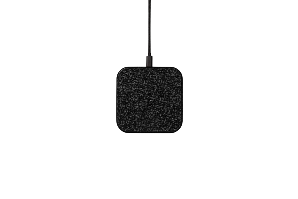 Tech Courant Charger Pad in Black Courant