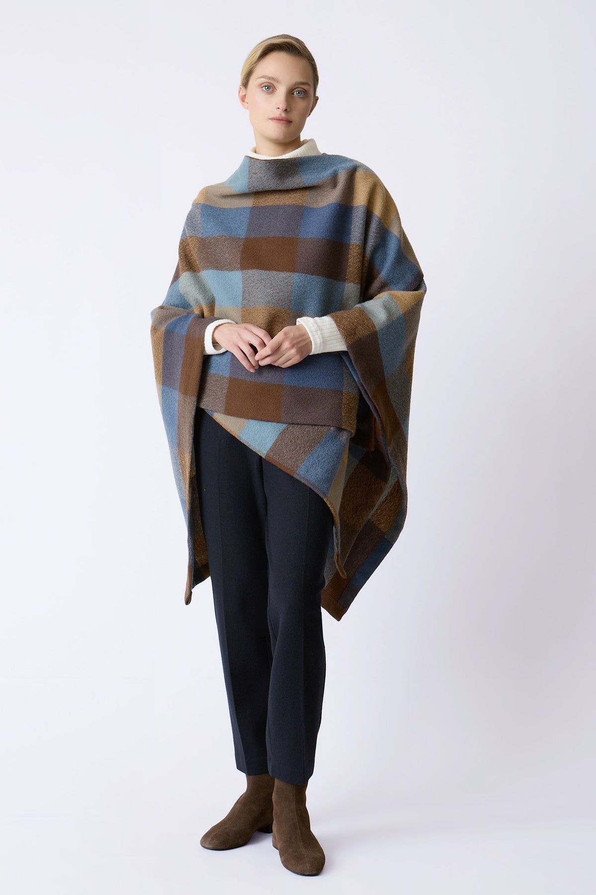 COATS/JACKET Montana Poncho in Autumn Check Kal Rieman