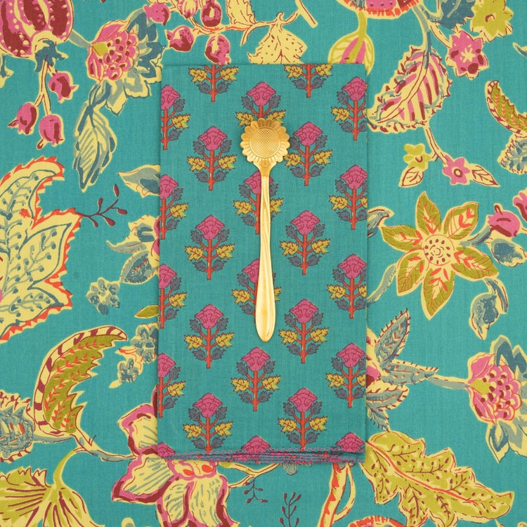 HOME DECOR Suzette Napkin in Belladone Seaport Suzette a table