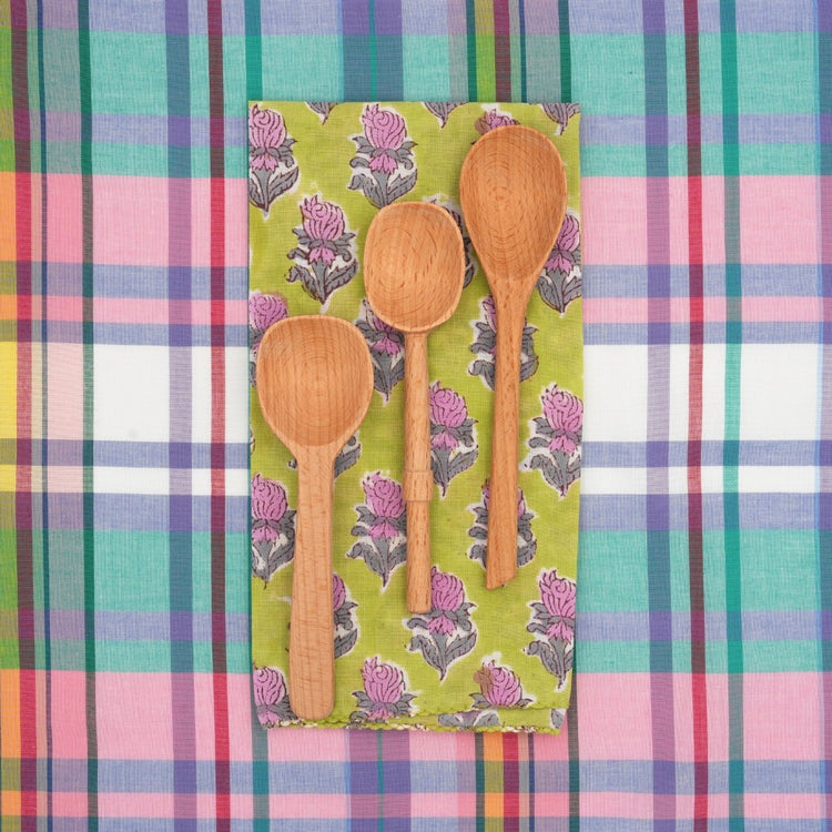 HOME DECOR Suzette Napkin in Jonquille Lime Suzette a table