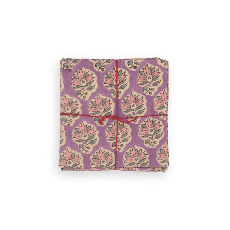 HOME DECOR Suzette Napkin in Oxalis Violet Suzette a table