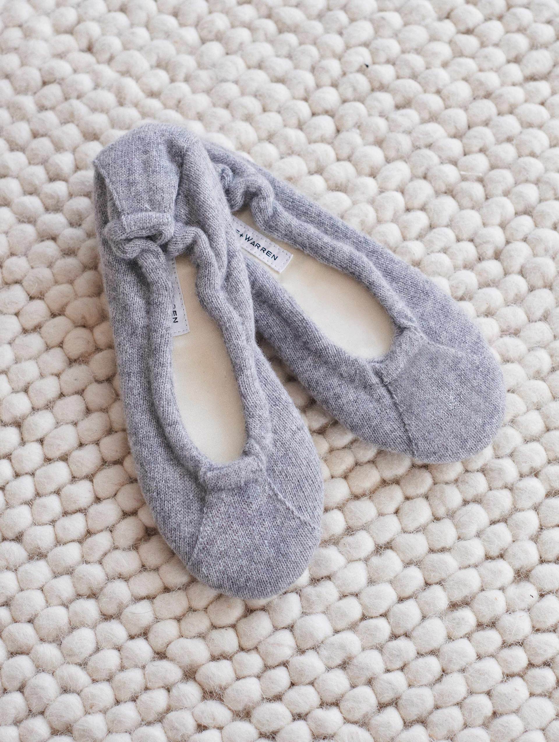 Cashmere Slippers in Grey Serafina