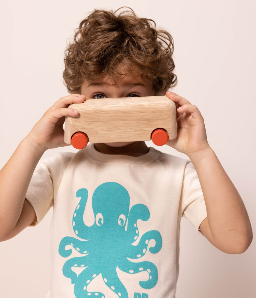 Children's Apparel Petit Bateau Boy Octopus Graphic Tee in Ecru Petit Bateau