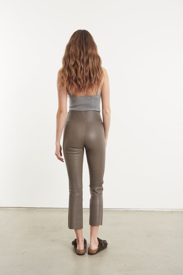 Crop Flare Leather Leggings in Gold – Serafina