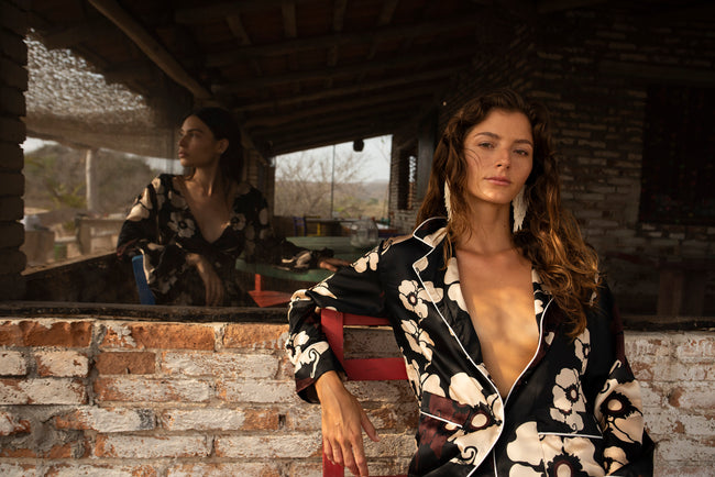 Dresses Juan De Dios Noches De Luna Silk Shirt in Black Floral Juan De Dios