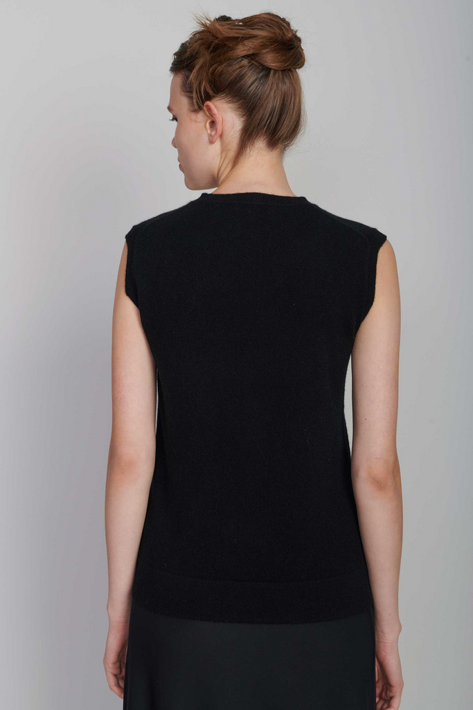 Tops Organic by John Patrick Sleeveless Shell in Black Organic by John Patrick