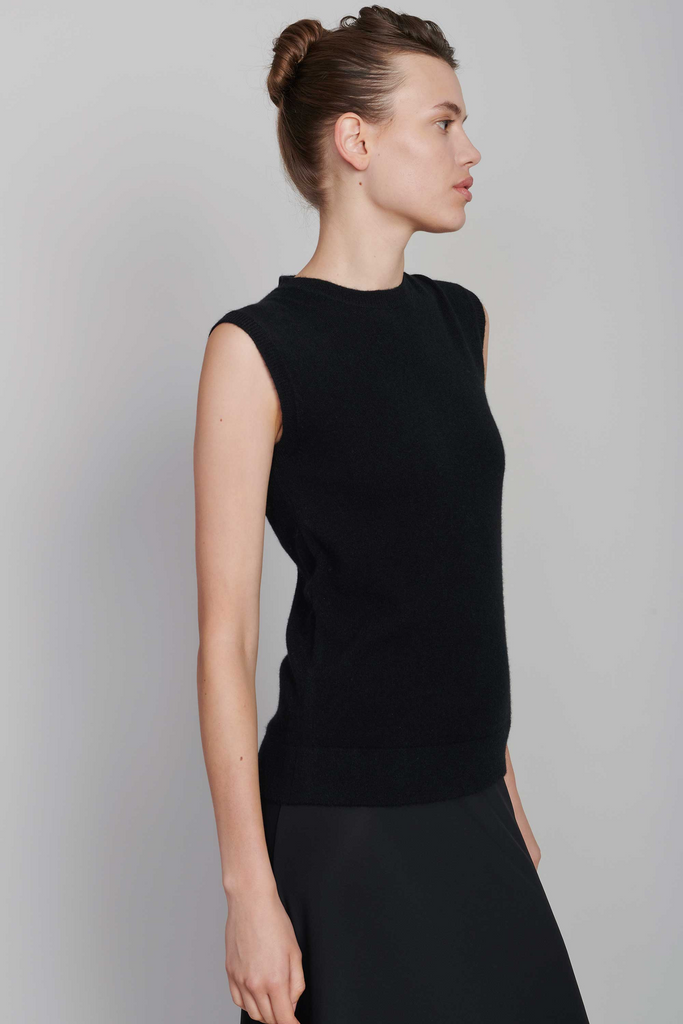 Tops Organic by John Patrick Sleeveless Shell in Black Organic by John Patrick